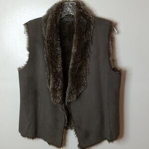 Velvet By Graham&Spencer Women's Faux Suede Fur Medium Open Vest. Festival, Y2K,